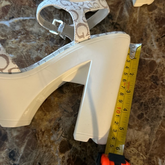 Guess White Logo-Print Platform Sandals - Women - Picture 4 of 6